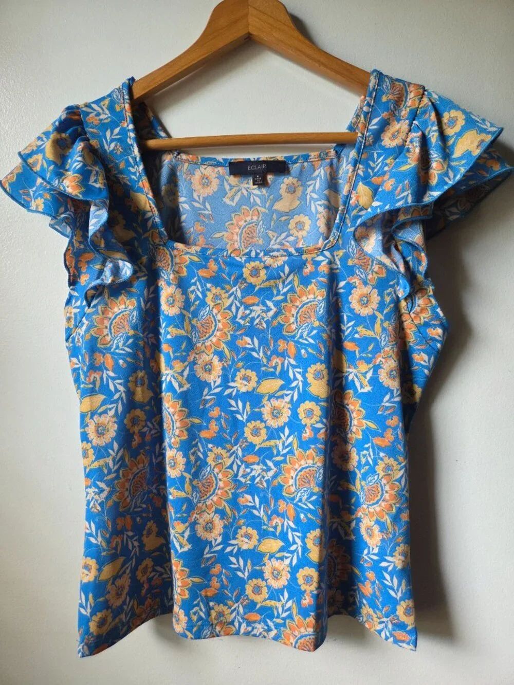 EUC LIKE NEW ECLAIR FLORAL DARLING SQUARE NECK FLUTTER SLEEVES TANK TOP SIZE SM